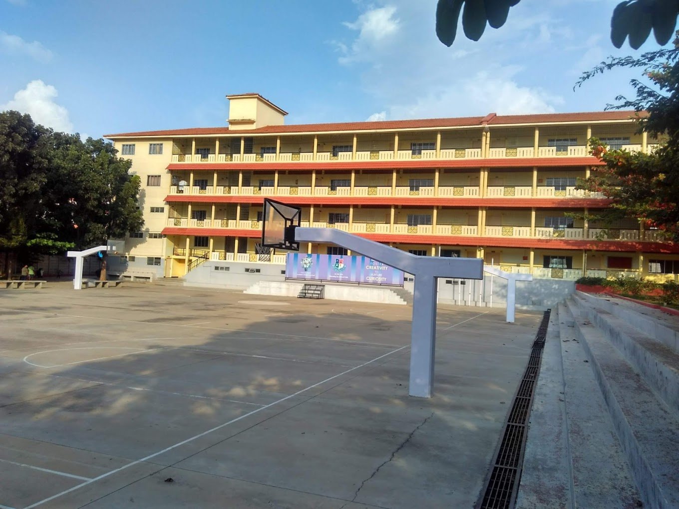 Lake Montfort School - KR Puram