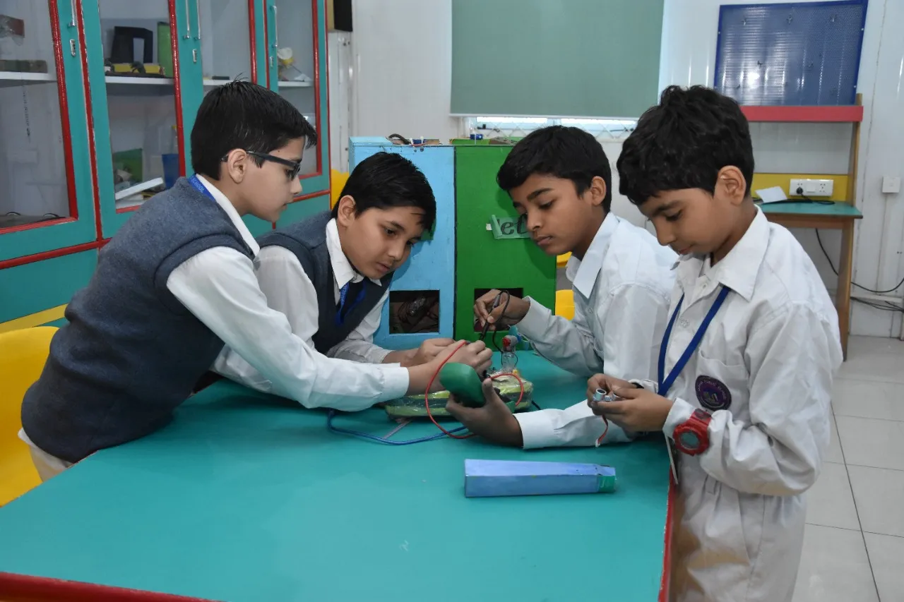 Mayur Public School - Vinod Nagar