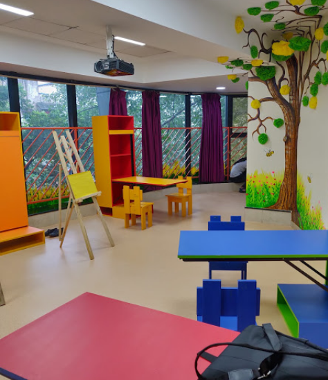 R.N.Podar School - Santacruz West
