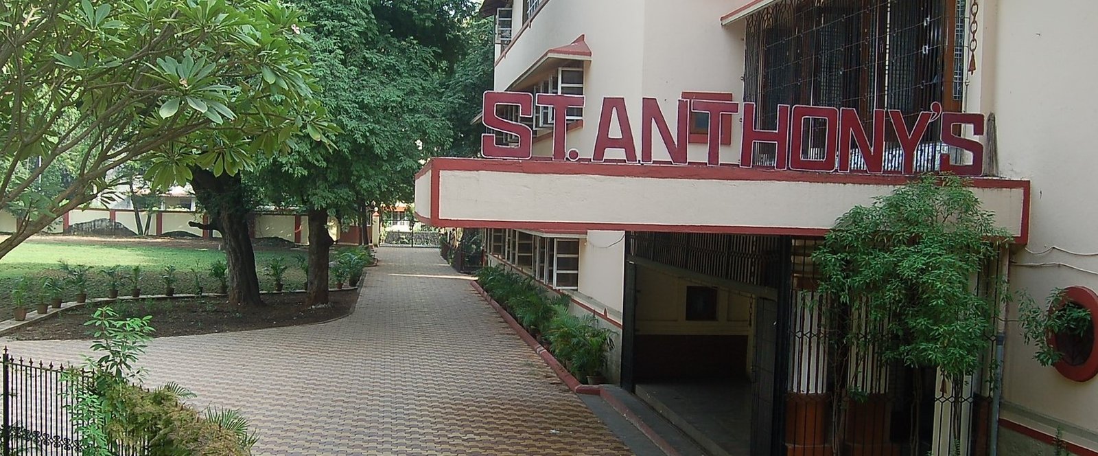 St Anthony Girls High School - Chembur