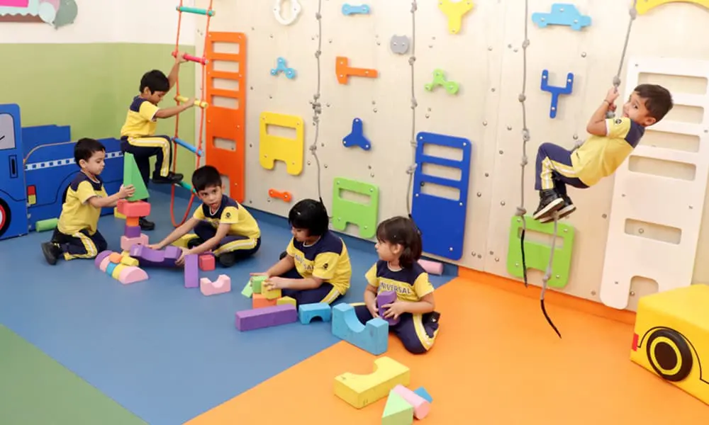 The Universal School, Tardeo - Tardeo