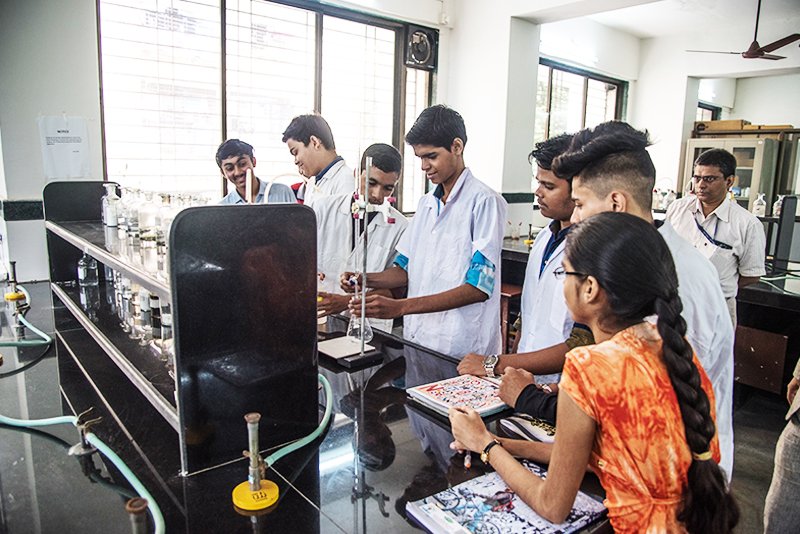 Vidhaben D. Gardi High School and Junior College - Mulund West