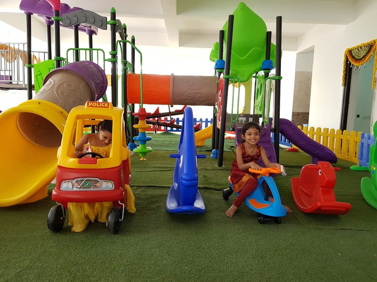 Insignis Transnational School