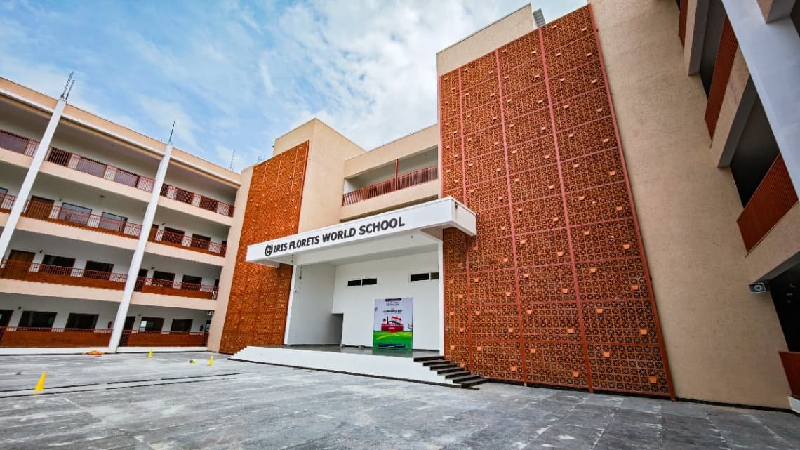Iris Florets World School