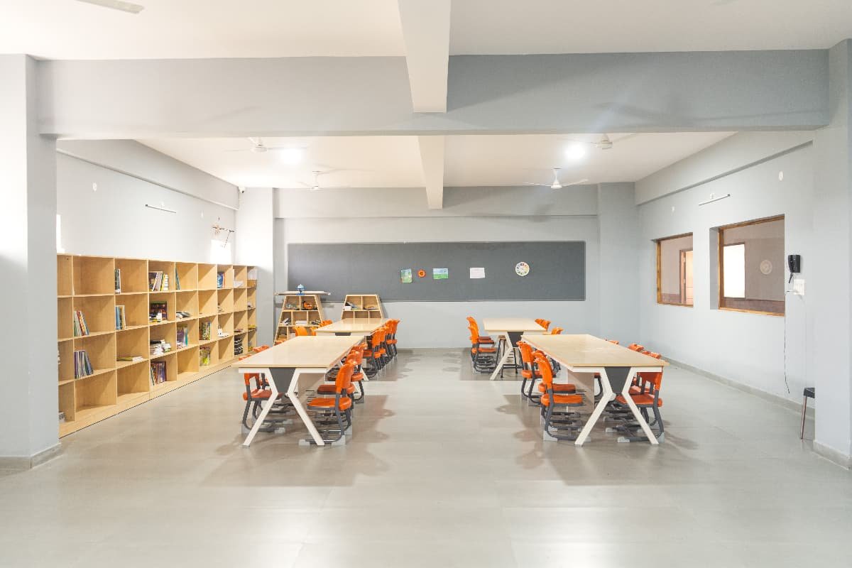 Iris Florets World School