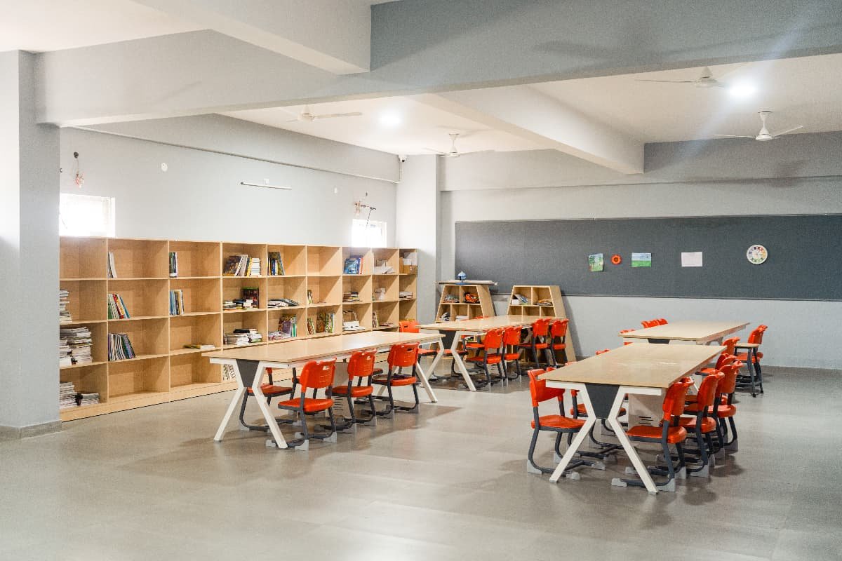 Iris Florets World School