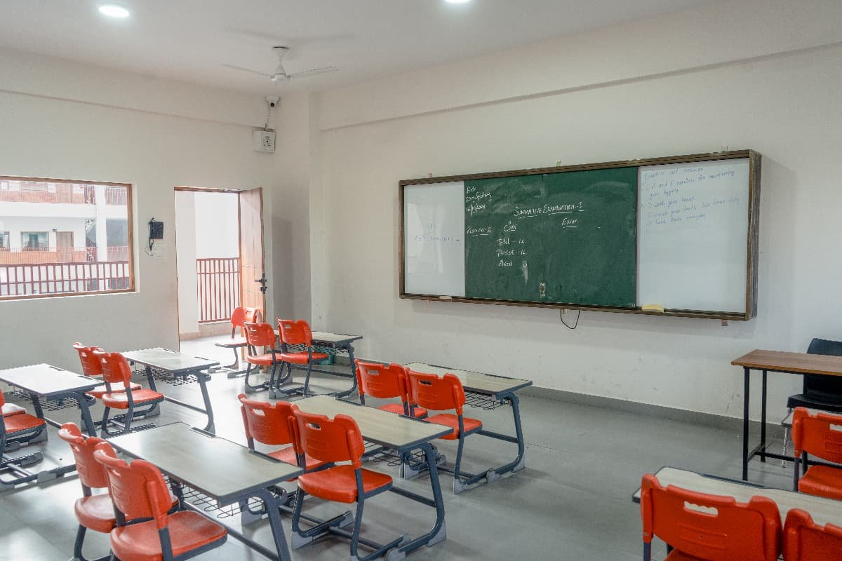 Iris Florets World School