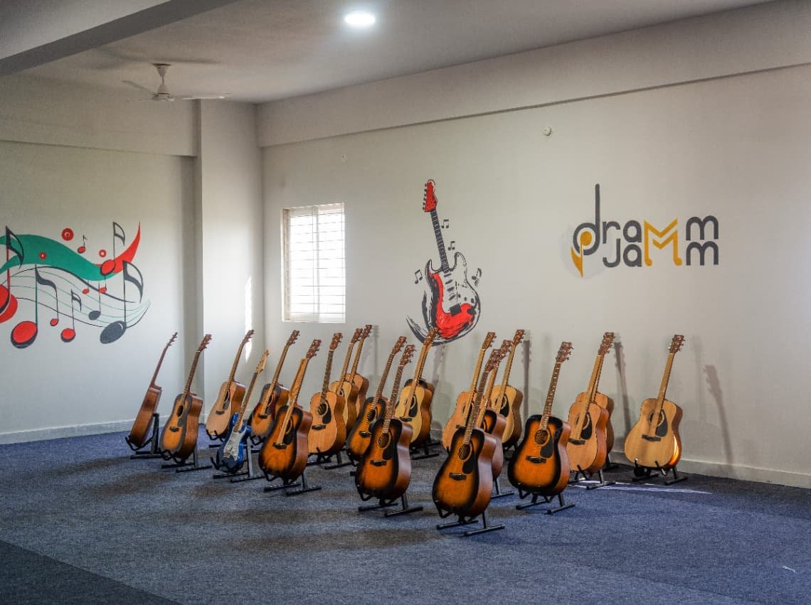 Iris Florets World School