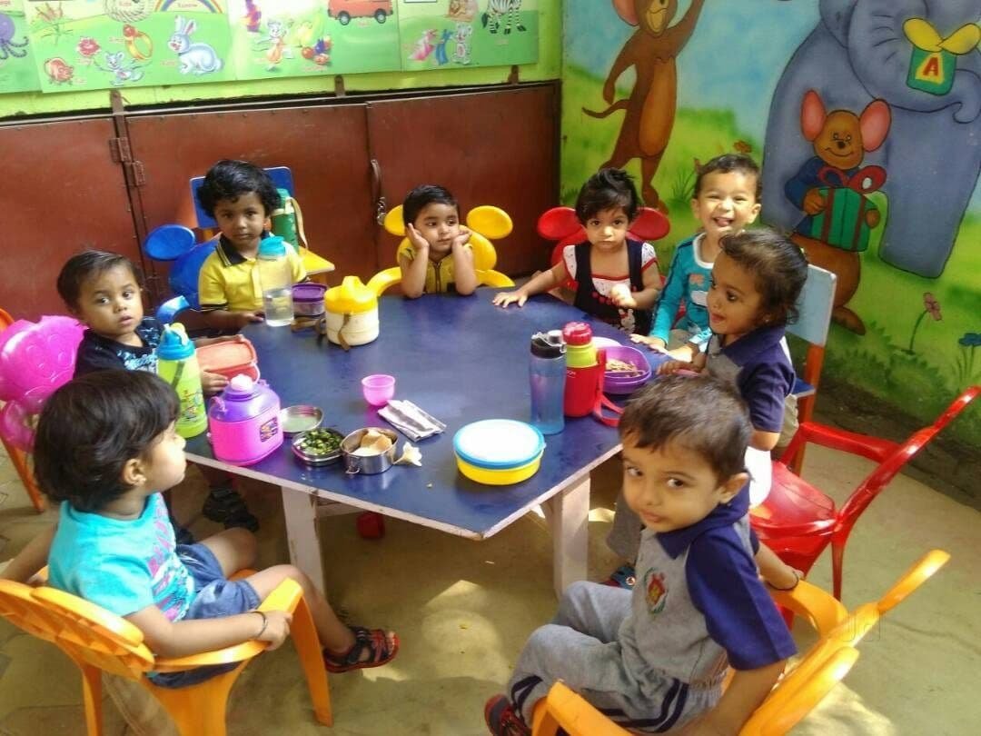 leo kidz Play School