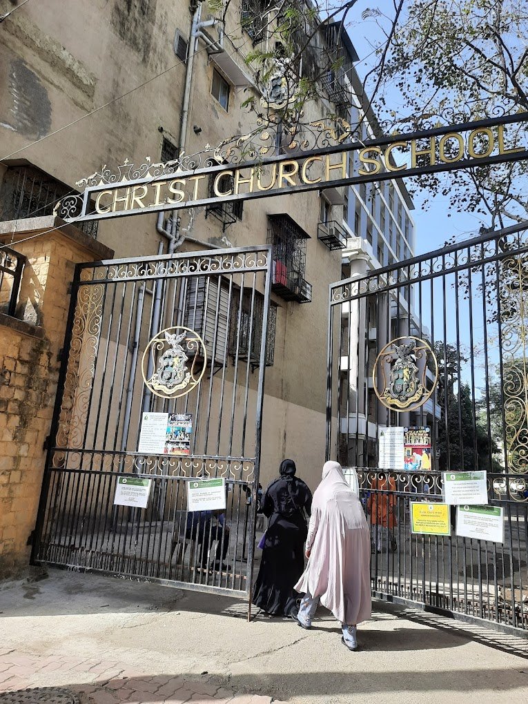 MODERN ENGLISH HIGH SCHOOL