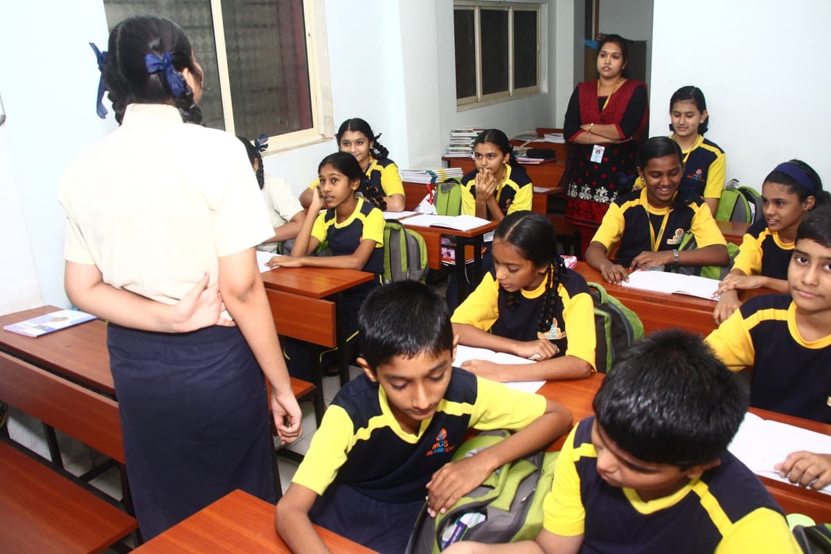Momai Global School