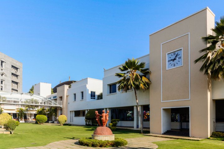 Ratanben Chunilal Mehta Gujarati High School