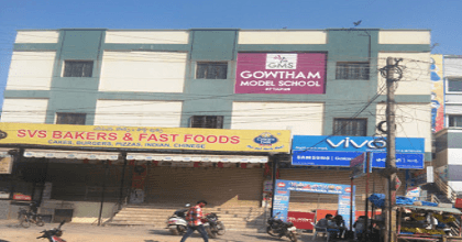 SHRI NIKETAN HIGH SCHOOL