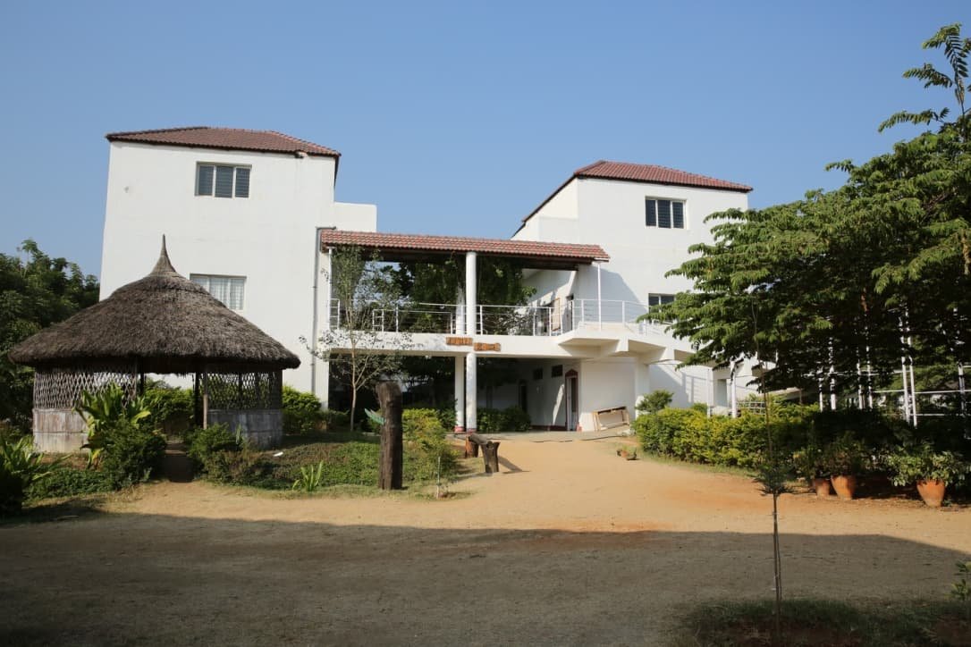 Silver Oaks International School