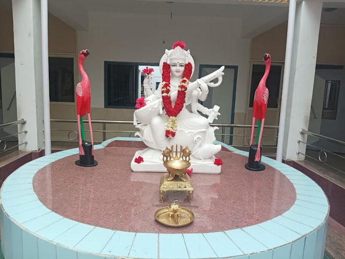 Sri Gurukulam Sr. Sec. School