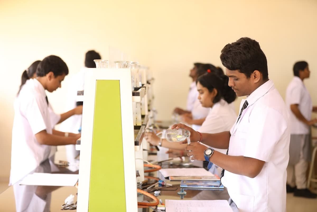 Vidyaniketan Public School